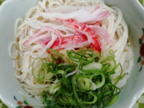 カニカマとネギのそうめん